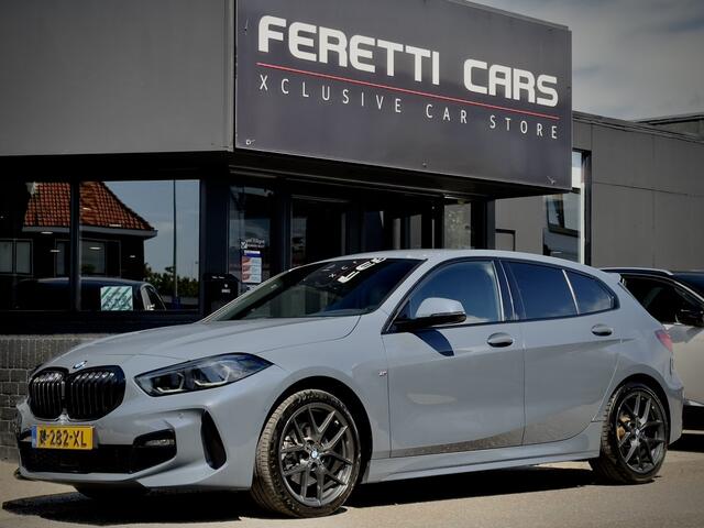 BMW 1-SERIE 118i AUT7 HIGH EXEC M-SPORT LEDER NAVI CAMERA DIGI-DASH APPLE-CARPLAY LED LMV PDC