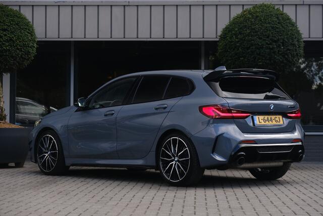 BMW 1-SERIE M135i xDrive High Executive Panodak M Performance Harman Kardon HUD Camera Keyless Storm Grey