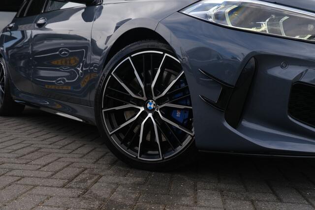 BMW 1-SERIE M135i xDrive High Executive Panodak M Performance Harman Kardon HUD Camera Keyless Storm Grey
