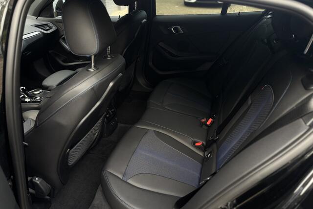 BMW 1-SERIE 118i M-Sport | Sportstoelen | Live Cockpit Pro | Apple Carplay | Fabrieksgarantie