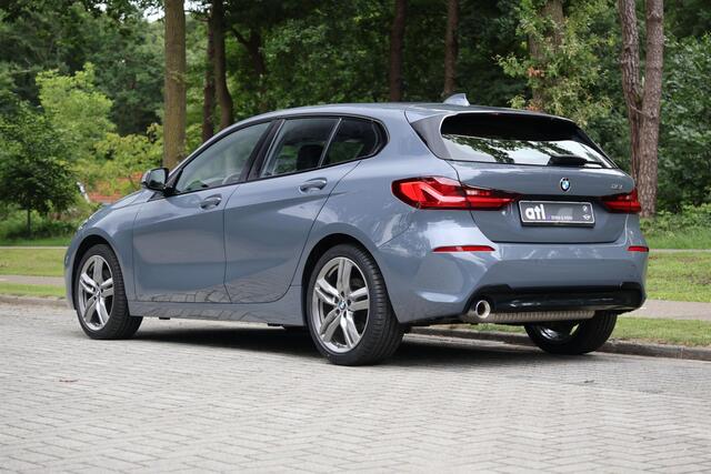 BMW 1-SERIE 116i Sportline | AUT | LED | Cruise | Sportstoelen | Half leder | Stoelverwarming | PDC voor en achter | DAB Radio | etc.
