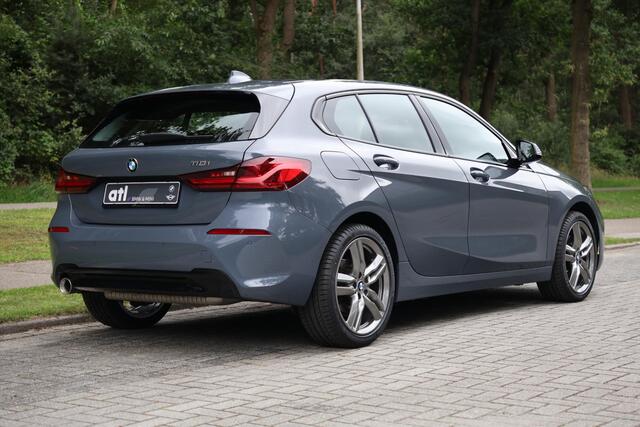 BMW 1-SERIE 116i Sportline | AUT | LED | Cruise | Sportstoelen | Half leder | Stoelverwarming | PDC voor en achter | DAB Radio | etc.