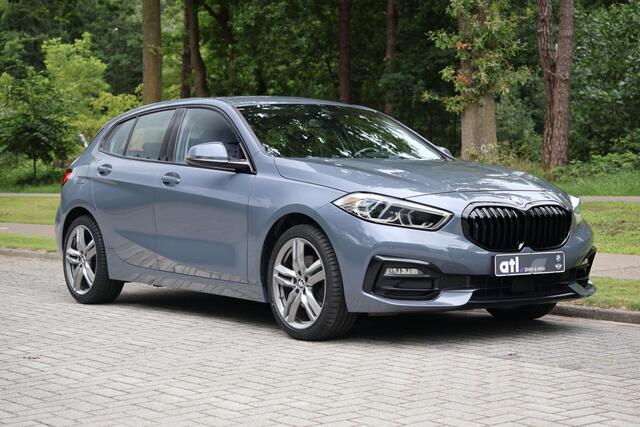 BMW 1-SERIE 116i Sportline | AUT | LED | Cruise | Sportstoelen | Half leder | Stoelverwarming | PDC voor en achter | DAB Radio | etc.