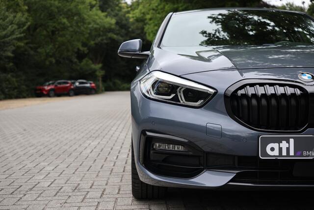 BMW 1-SERIE 116i Sportline | AUT | LED | Cruise | Sportstoelen | Half leder | Stoelverwarming | PDC voor en achter | DAB Radio | etc.