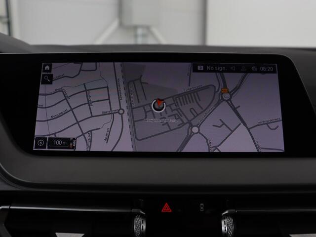 BMW 1-SERIE 120i Business Edition | Stoelverwarming | Sportstoelen | Carplay | Live Cockpit | Navigatie | Climate control | Parkeerhulp | Cruise control