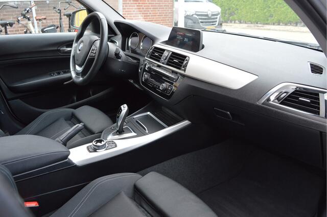 BMW 1-SERIE 118i Corporate Lease Executive / Nap / Sportstoelen