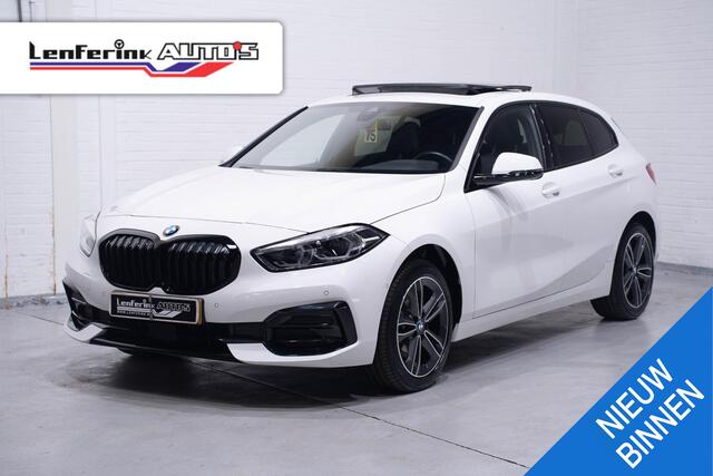 BMW 1-SERIE 118i Introduction Edition pano-dak PDC v+a elektrisch achterklep spiegelpakket sportline comfortpack parkingassist travelpack
