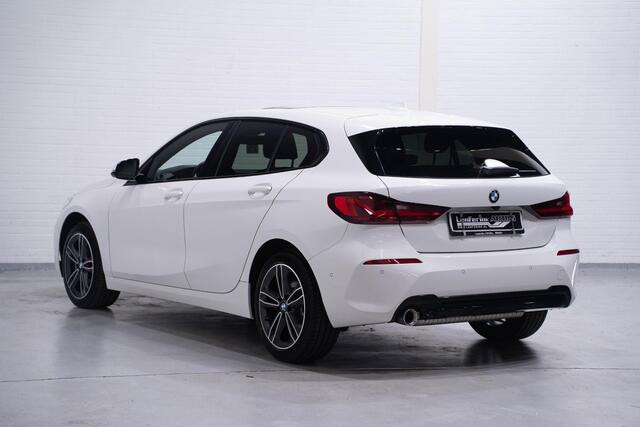 BMW 1-SERIE 118i Introduction Edition pano-dak PDC v+a elektrisch achterklep spiegelpakket sportline comfortpack parkingassist travelpack
