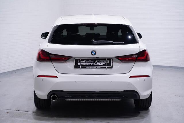 BMW 1-SERIE 118i Introduction Edition pano-dak PDC v+a elektrisch achterklep spiegelpakket sportline comfortpack parkingassist travelpack