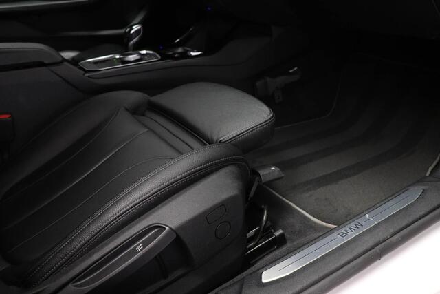 BMW 1-SERIE 118i High Executive Edition | SPORT LINE / PARKING- PACK | LEDER | DAB | APPLE | CAMERA