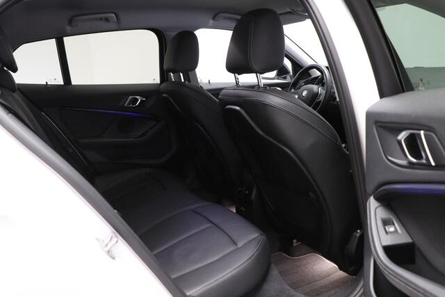 BMW 1-SERIE 118i High Executive Edition | SPORT LINE / PARKING- PACK | LEDER | DAB | APPLE | CAMERA