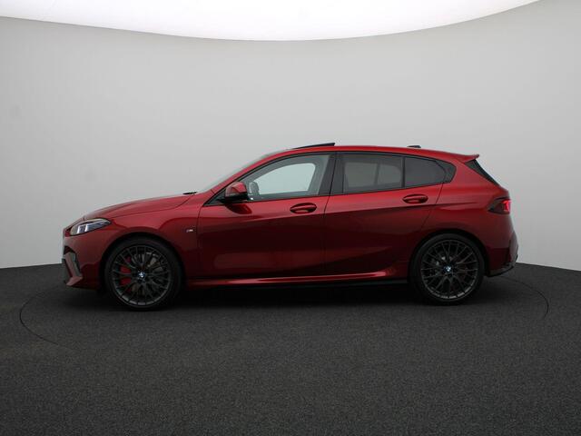 BMW 1-SERIE 120 M Sportpakket Pro | Achteruitrijcamera | Harman-Kardon | Parking Assistant | 19"