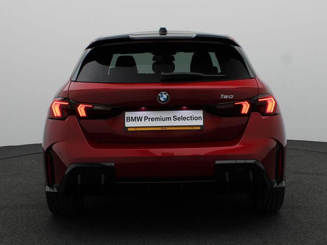 BMW 1-SERIE 120 M Sportpakket Pro | Achteruitrijcamera | Harman-Kardon | Parking Assistant | 19"