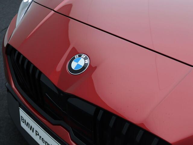 BMW 1-SERIE 120 M Sportpakket Pro | Achteruitrijcamera | Harman-Kardon | Parking Assistant | 19"