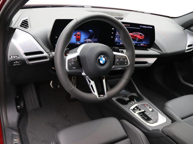 BMW 1-SERIE 120 M Sportpakket Pro | Achteruitrijcamera | Harman-Kardon | Parking Assistant | 19"