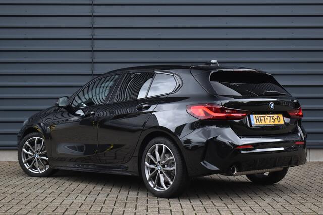 BMW 1-SERIE 118i High Executive M Sport | M Sportstoelen | 18'' Velgen | Stoel + Stuurverwarming | Sfeerverlichting |