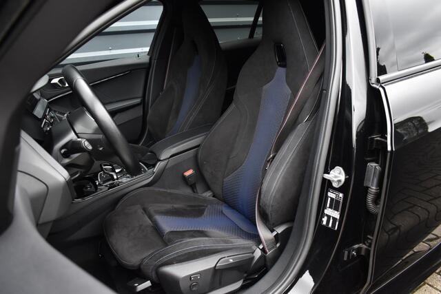 BMW 1-SERIE 118i High Executive M Sport | M Sportstoelen | 18'' Velgen | Stoel + Stuurverwarming | Sfeerverlichting |