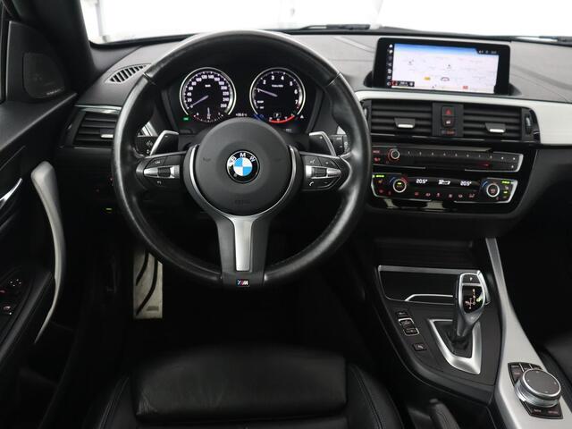 BMW 1-SERIE M140i High Executive | 2e eigenaar | Schuifdak | Leder | Harman/Kardon | Stoel & stuurverwarming | Camera | Carplay | Full LED | Navigatie