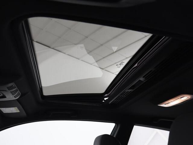 BMW 1-SERIE M140i High Executive | 2e eigenaar | Schuifdak | Leder | Harman/Kardon | Stoel & stuurverwarming | Camera | Carplay | Full LED | Navigatie