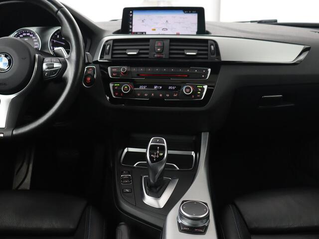 BMW 1-SERIE M140i High Executive | 2e eigenaar | Schuifdak | Leder | Harman/Kardon | Stoel & stuurverwarming | Camera | Carplay | Full LED | Navigatie