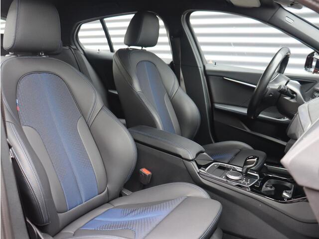 BMW 1-SERIE 118i | Executive | M Sportpakket | Apple Carplay | LED | 17'' LMV