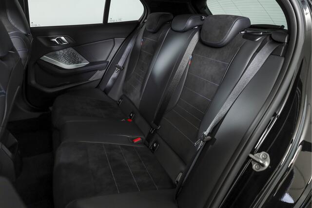 BMW 1-SERIE 120 M Sport - Automaat | Dig. Cockpit | Adapt. Cruise | Stoelverw. | PDC | Camera | NAV + App. Connect | ECC | DAB | LM 18" | 9623