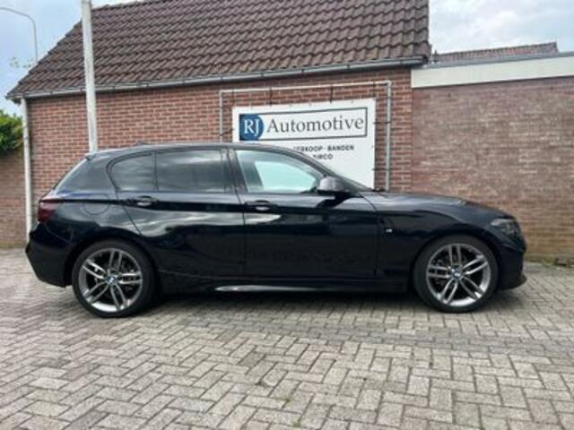 BMW 1-SERIE 118I 118i Cent High Exe M Pakket/NAP/AUTOMAAT