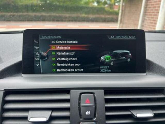 BMW 1-SERIE 118I 118i Cent High Exe M Pakket/NAP/AUTOMAAT