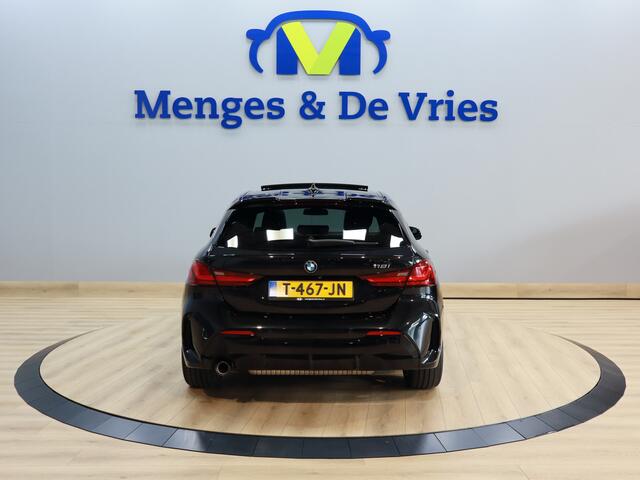 BMW 1-SERIE 118i Introduction Edition M Sport Airco ECC | Panorama | Harman Kardon | Virtual | Sfeer | Apple Carplay | Isofix | NAP