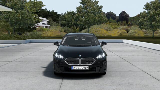 BMW 1-SERIE 120 Automaat / Sportstoelen / Achteruitrijcamera / Stoelverwarming