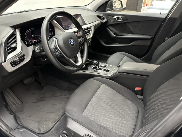 BMW 1-SERIE 118i Executive Edition Automaat | Cam Achter | Verw voorstoelen | Safety Pack | Dealer onderhouden | NL Auto