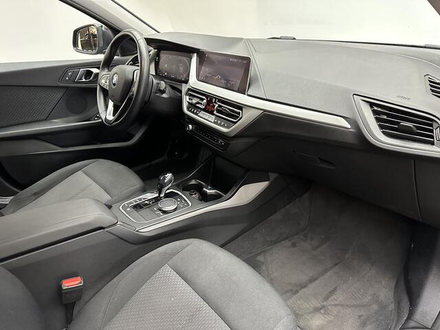 BMW 1-SERIE 118i Executive Edition Automaat | Cam Achter | Verw voorstoelen | Safety Pack | Dealer onderhouden | NL Auto