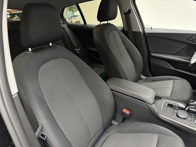 BMW 1-SERIE 118i Executive Edition Automaat | Cam Achter | Verw voorstoelen | Safety Pack | Dealer onderhouden | NL Auto
