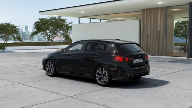 BMW 1-SERIE 120 M Sport Automaat / Sportstoelen / Achteruitrijcamera / M Adaptief onderstel / Comfort Access / Adaptieve LED / Stoelverwarming