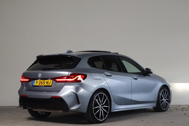 BMW 1-SERIE 118i Business Edition Plus NL-Auto!! Panoramadak I Apple Car-Play
