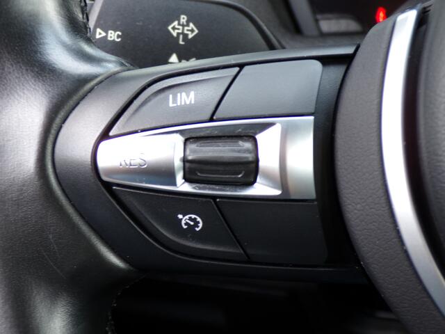 BMW 1-SERIE 118i M Sport Edition, Automaat / Camera + Sensoren / Stoelverwarming / Full LED / Navigatie / 18'' LMV