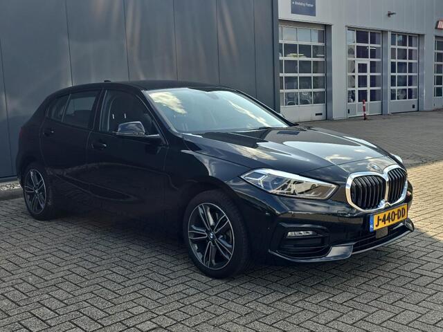 BMW 1-SERIE 118i Executive Edition | Navi | Led | Live Cockpit |