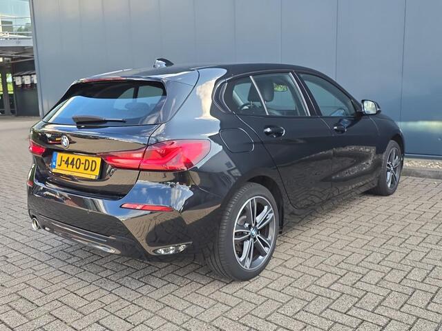 BMW 1-SERIE 118i Executive Edition | Navi | Led | Live Cockpit |