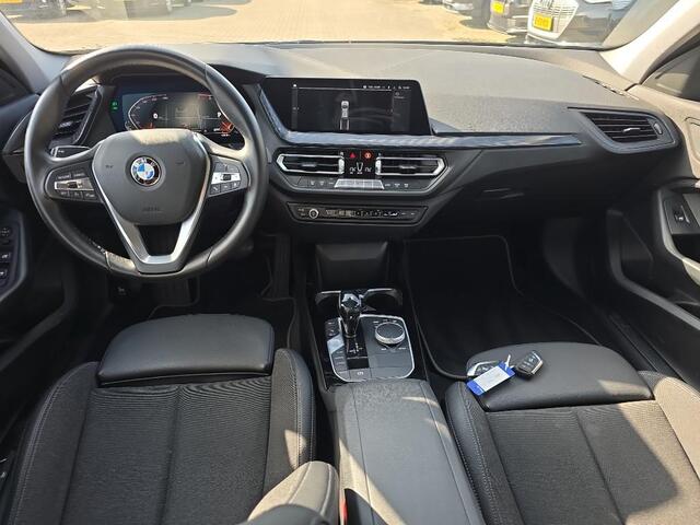 BMW 1-SERIE 118i Executive Edition | Navi | Led | Live Cockpit |