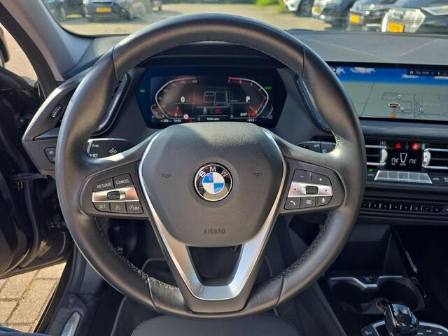 BMW 1-SERIE 118i Executive Edition | Navi | Led | Live Cockpit |