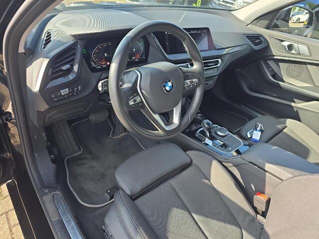 BMW 1-SERIE 118i Executive Edition | Navi | Led | Live Cockpit |