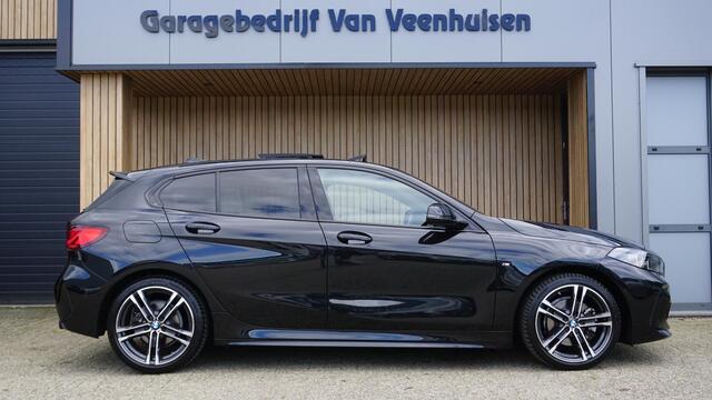 BMW 1-SERIE 118i 3x M-SPORT 5Drs *Shadow Line* Pano.Dak Vol Leder 18inch LM Sfeerverlichting *NL auto* 1e Eigenaar!