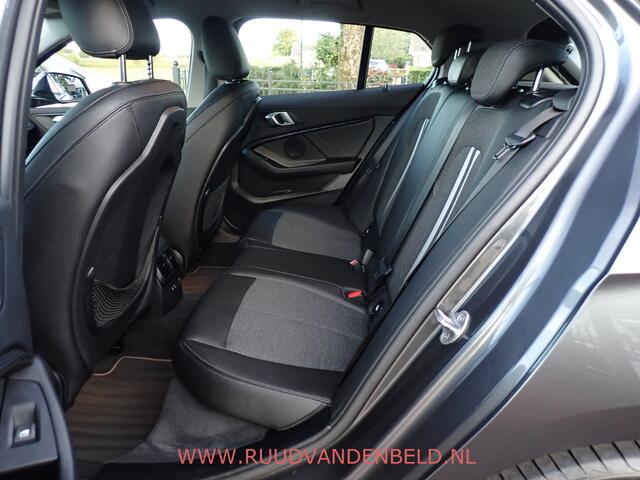 BMW 1-SERIE 118i SPORTLINE VIRTUAL/LED/SPORTSTOEL/CAMERA/SHADOWLINE