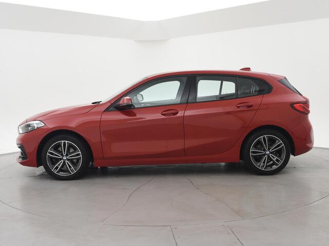 BMW 1-SERIE 116D LESAUTO DUBBELE BEDIENING HANDGESCHAKELD + CAMERA | SPORTSTOELEN | LED