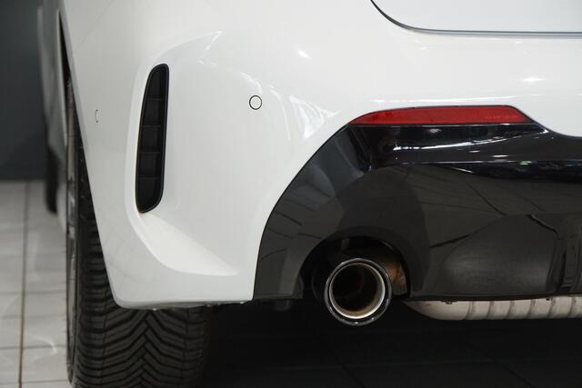 BMW 1-SERIE 118i M-Sport + KUIPSTOELEN / CAMERA / SFEERVERLICHTING