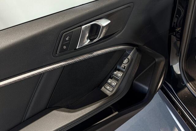 BMW 1-SERIE 118i | M Sport Pro | Stoelverwarming | Trekhaak |