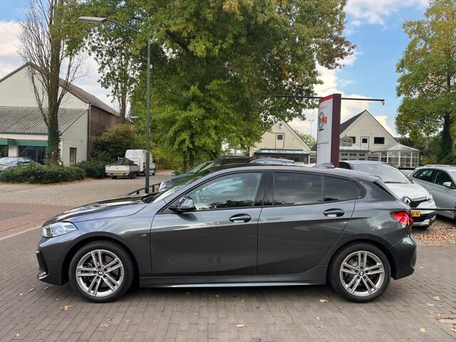 BMW 1-SERIE 120I HIGH EXECUTIVE AUTOMAAT M-PAKKET / NAVI / DAB / 17'' LMV
