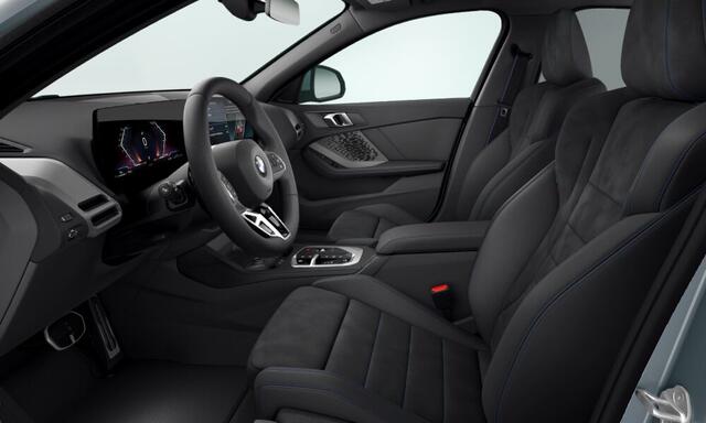 BMW 1-SERIE 120 M-Sport Pro - Pano - Trekhaak - Driving + Parking Ass