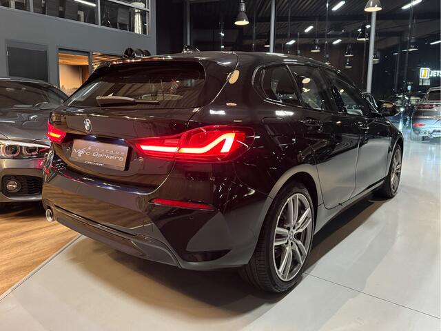 BMW 1-SERIE 118i Edition Nieuw model, Sportpakket, Carplay, CC.