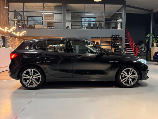 BMW 1-SERIE 118i Edition Nieuw model, Sportpakket, Carplay, CC.
